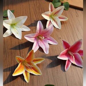 HAIR CLIP Lily Flower Set of 5